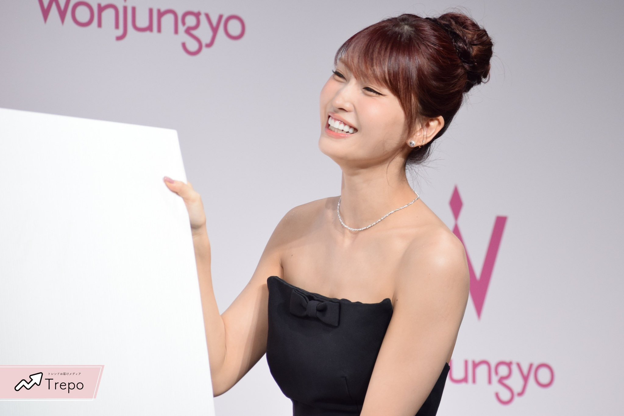 Momen yang diabadikan oleh penggemar Momo (TWICE)