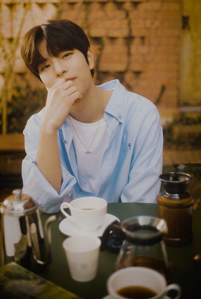 Foto aktivitas terbaru Seungmin (Stray Kids)