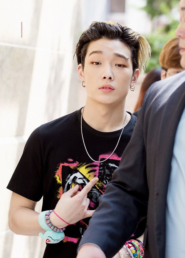 A moment captured by BOBBY (iKON)'s fan