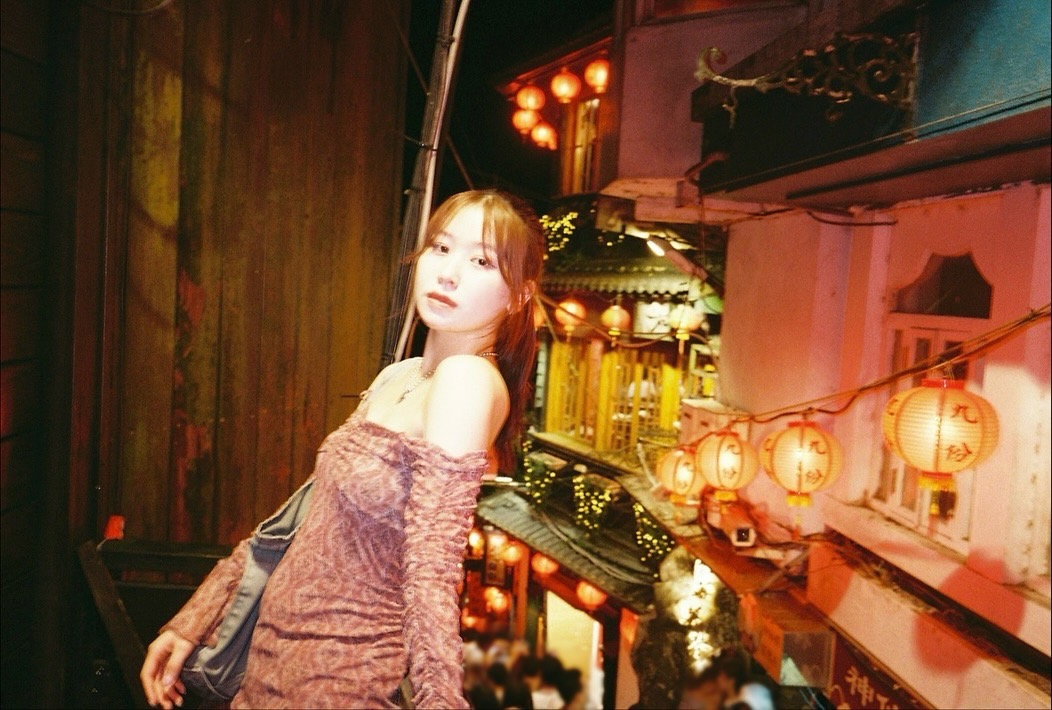 Behind-the-scenes cut of Kasahara Momona (ME:I)