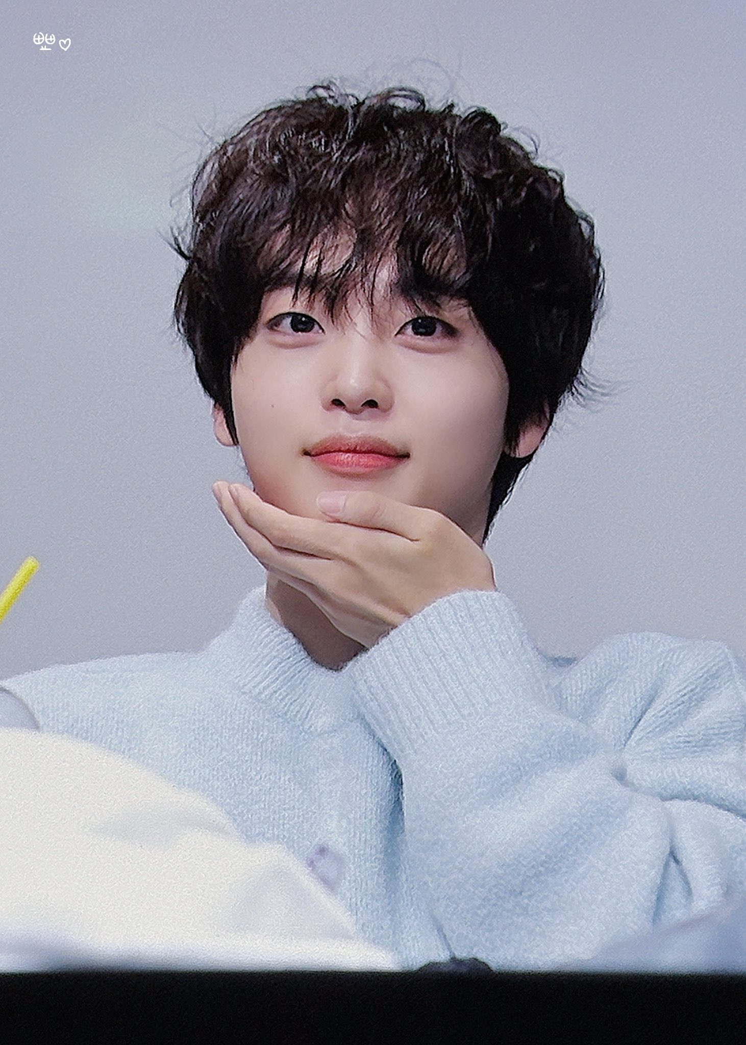 Latest photo of Hyeongjun (CRAVITY)