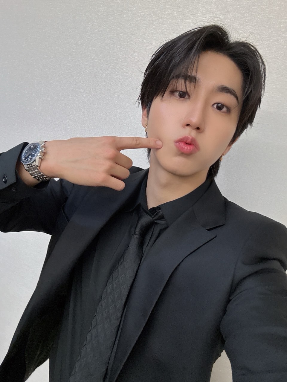 Behind-the-scenes cut of HAN (Stray Kids)