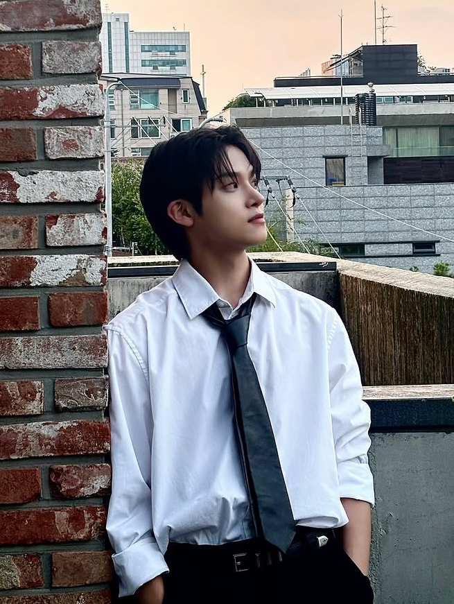 Behind-the-scenes cut of Junmin (Xikers)