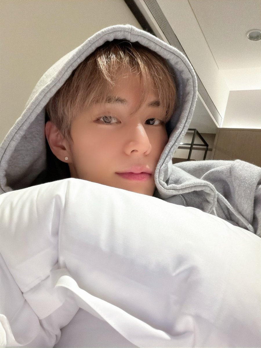 Behind-the-scenes cut of Xikers