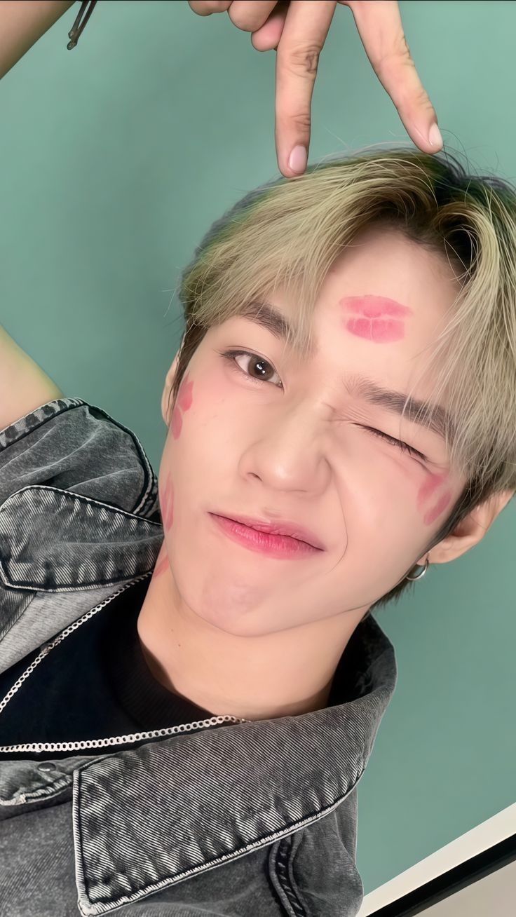 The most beloved wallpaper among JL (AHOF)'s fans