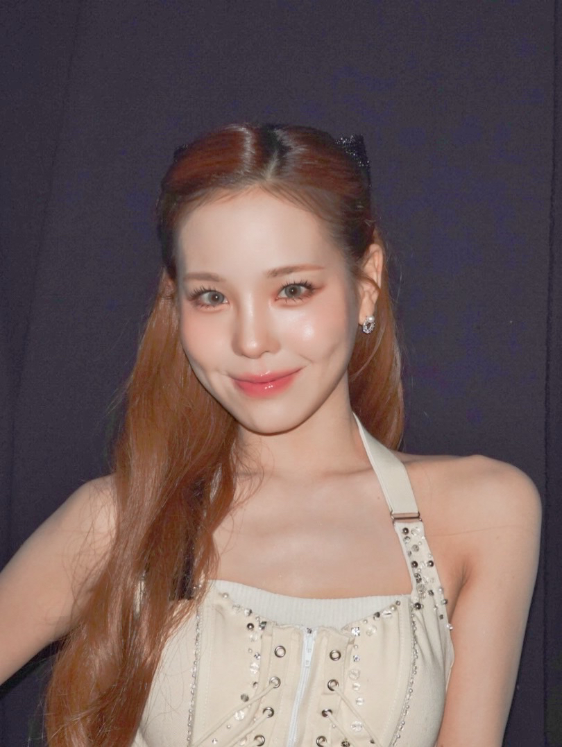 Latest photo of Mako (NiziU)