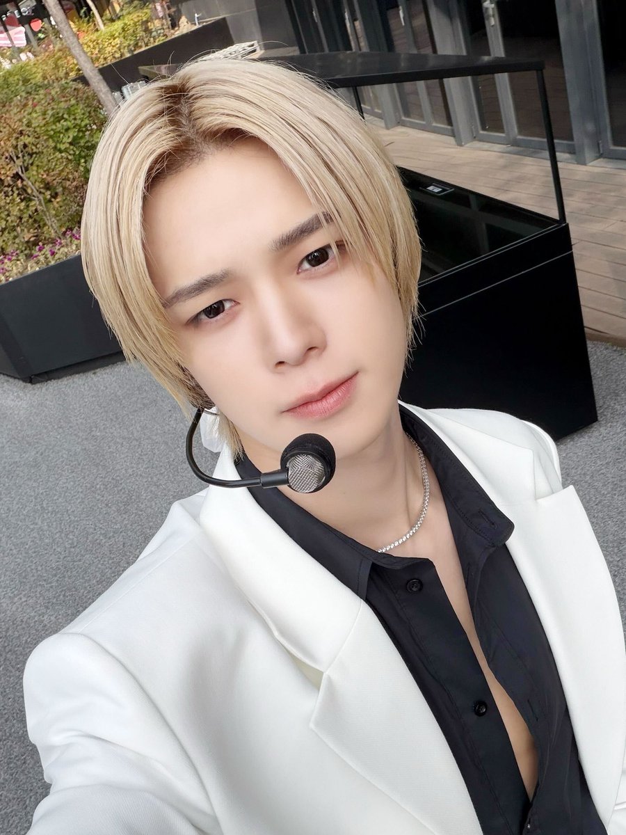 A moment captured by &TEAM's fan