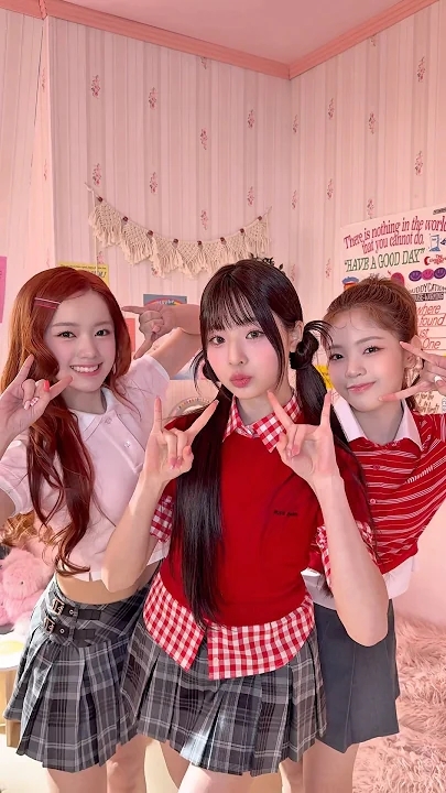 Fan-made special wallpaper for UNIS