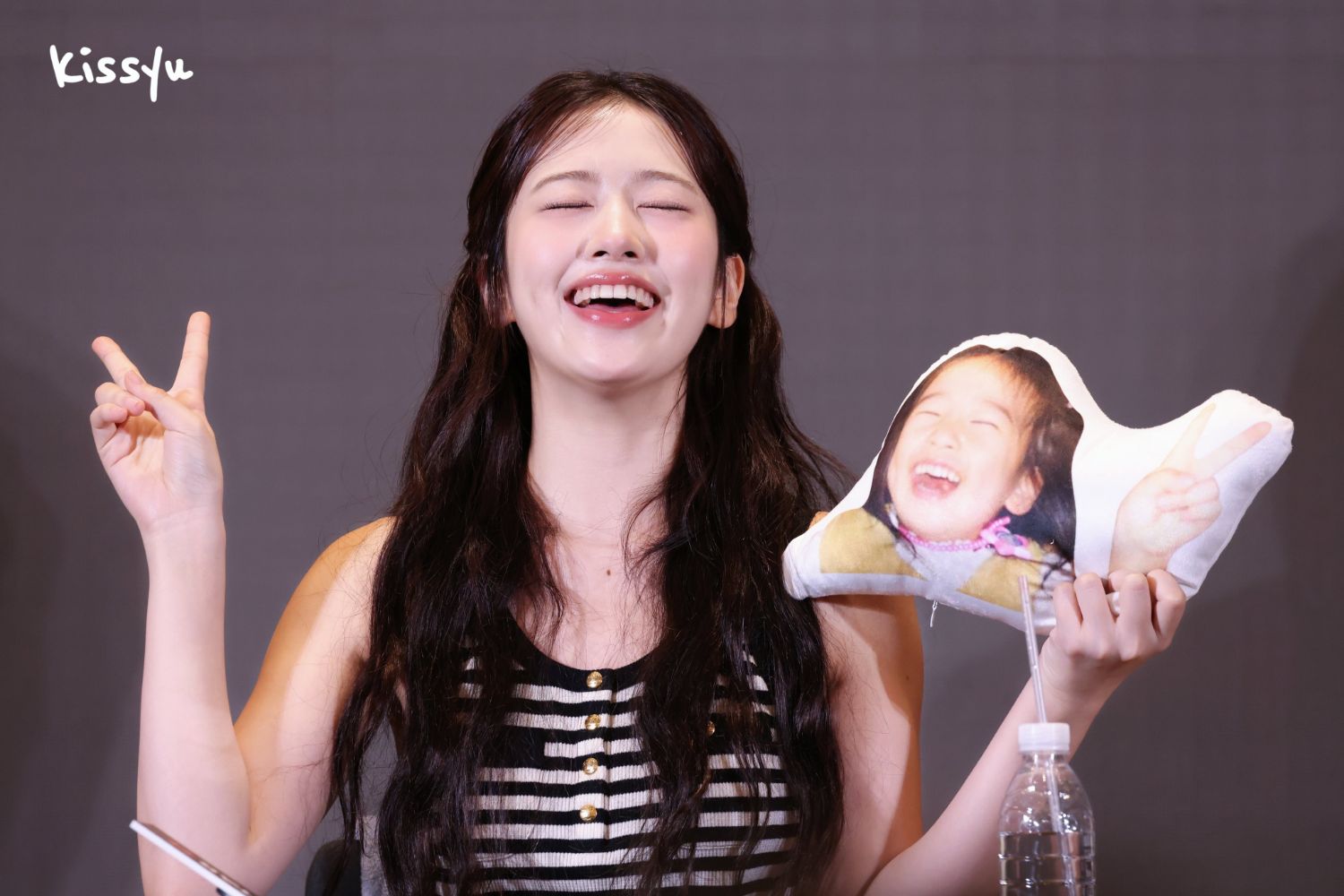 A moment captured by An Yujin (IVE)'s fan