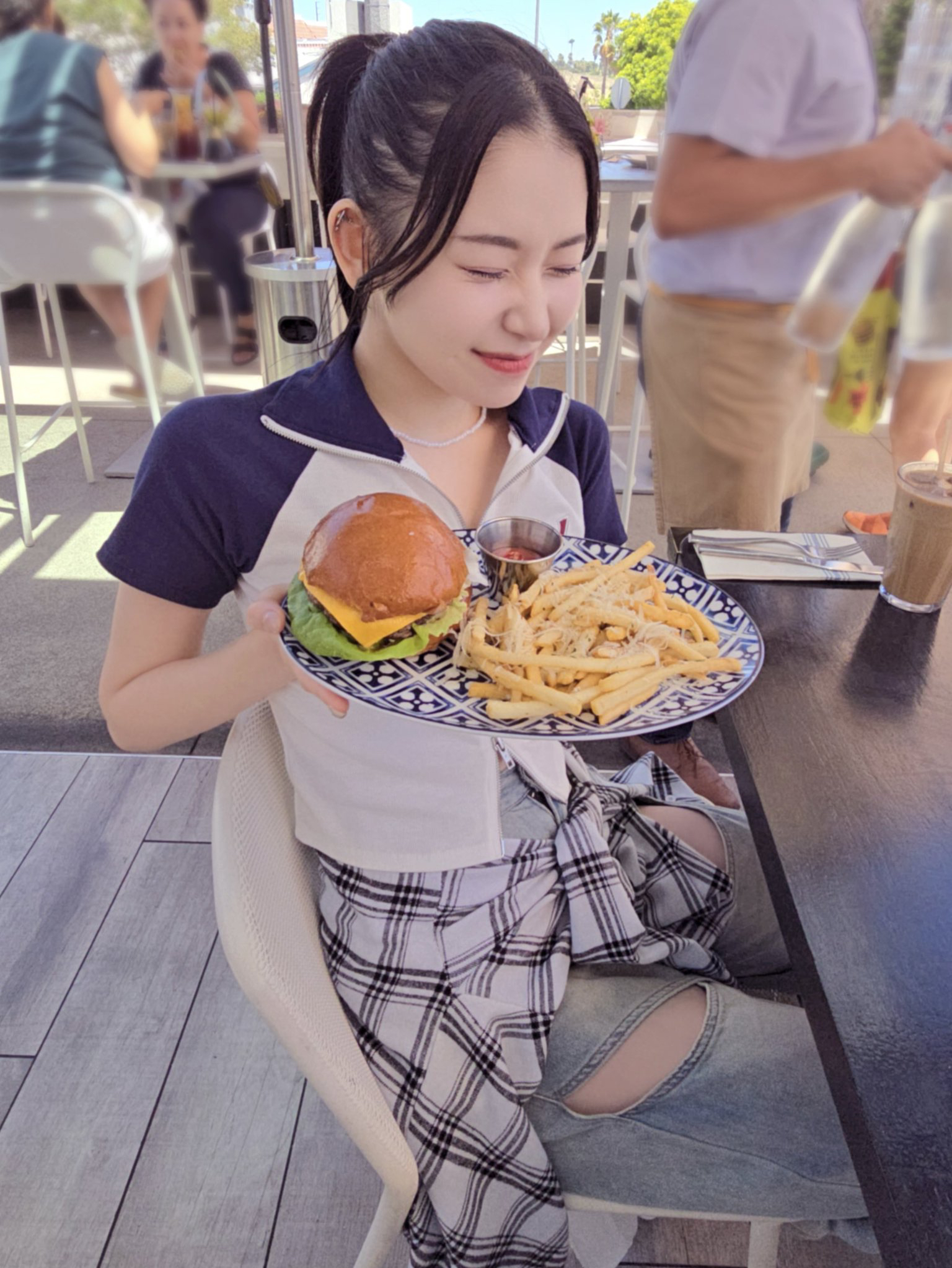 Latest photo of Kasahara Momona (ME:I)
