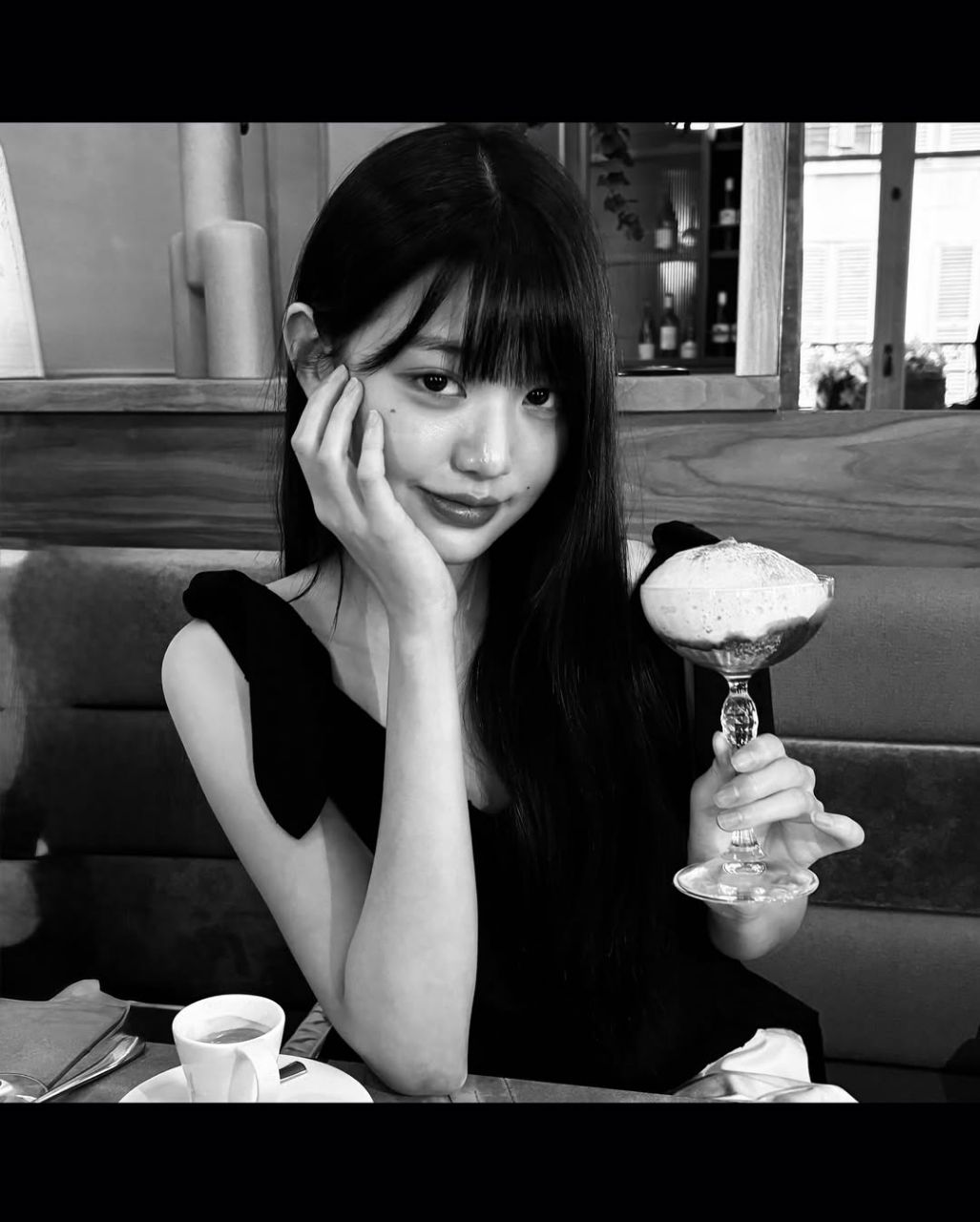 A moment captured by Jang Wonyoung (IVE)'s fan