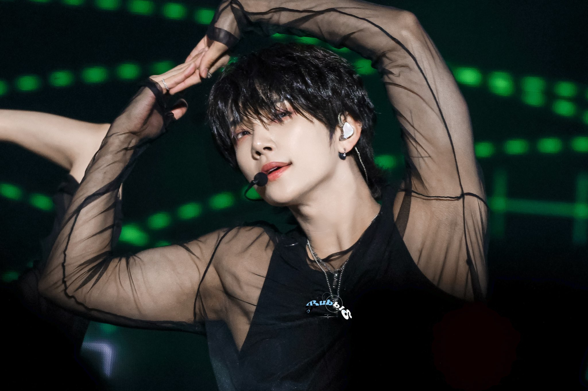 Behind-the-scenes cut of Joshua (SEVENTEEN)