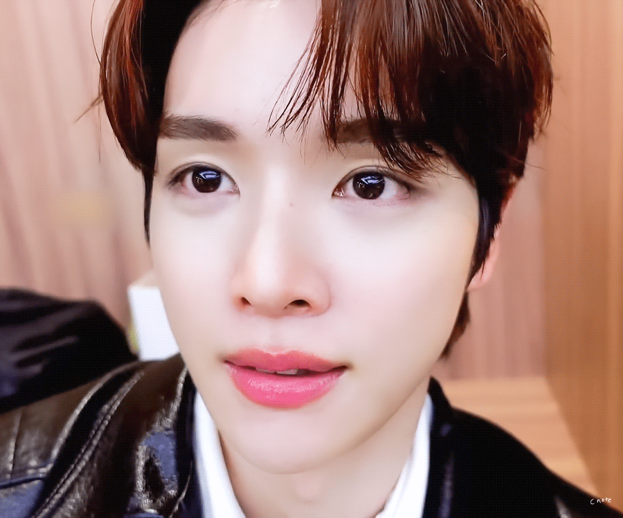 Recent activity shot of Sungchan (RIIZE)