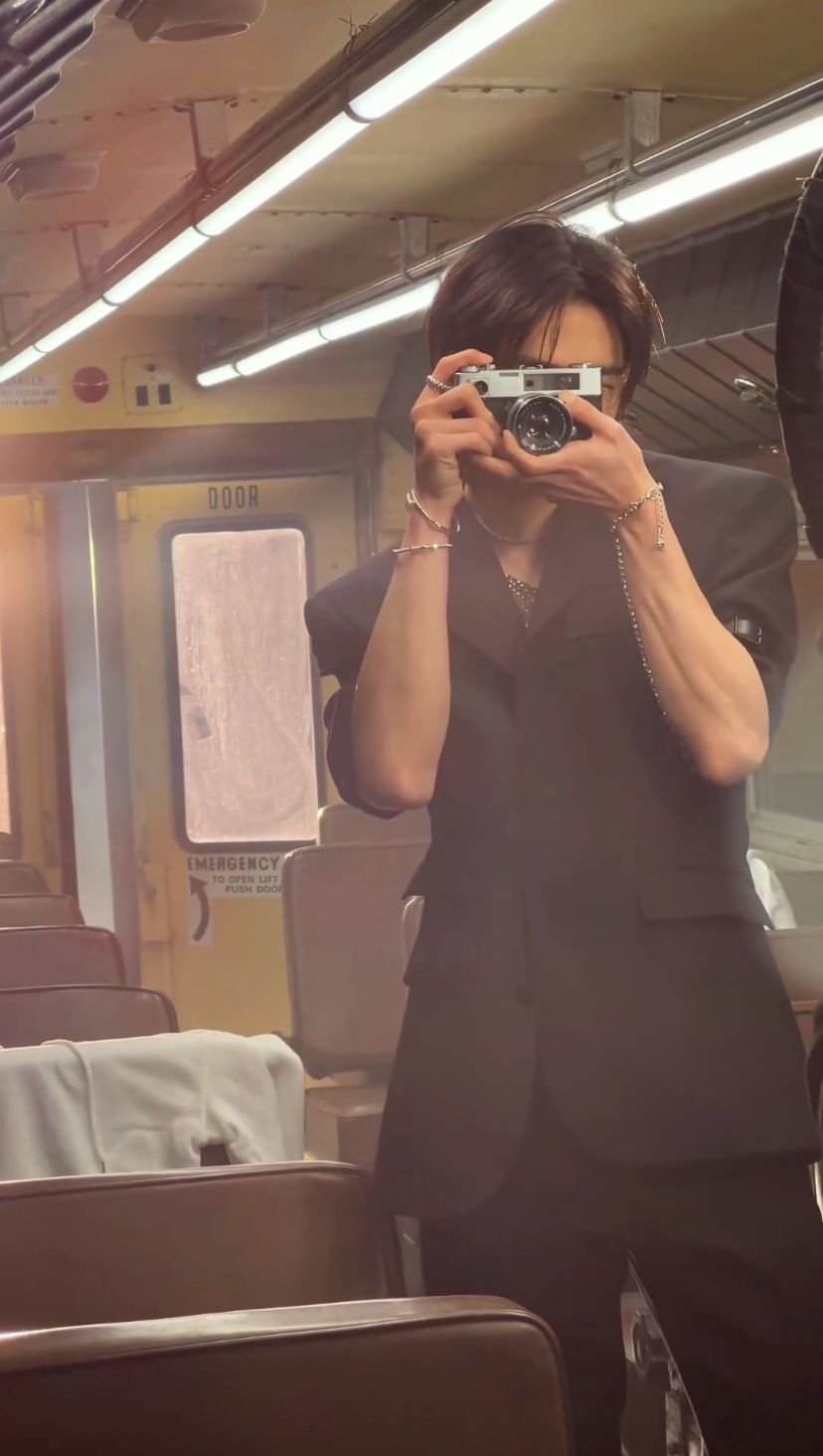 A moment captured by Hyunjin (Stray Kids)'s fan