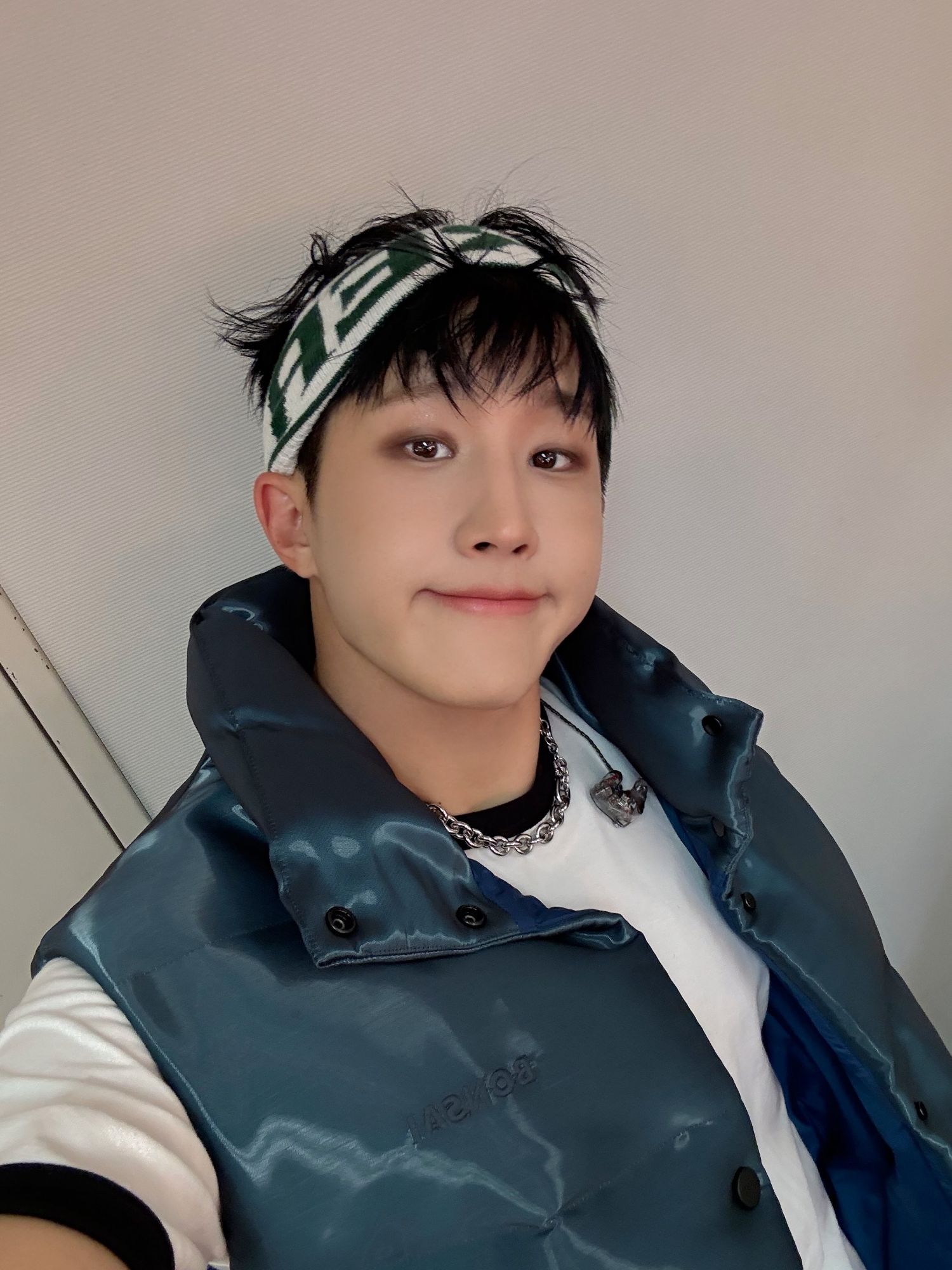 Behind-the-scenes cut of Jinjin (ASTRO)