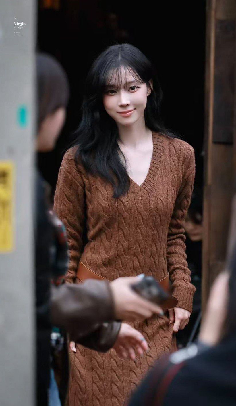 Recent activity shot of Winter (aespa)