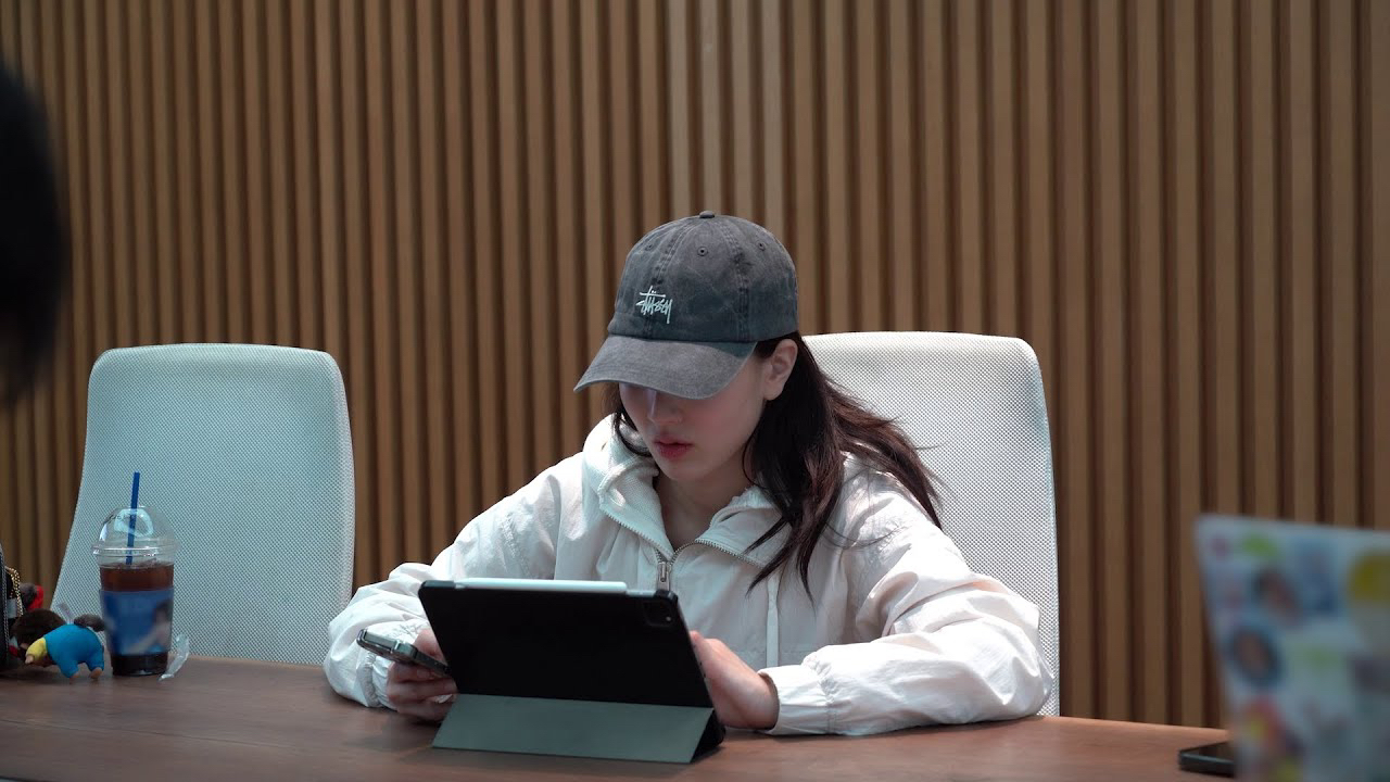 Recent activity shot of Jihyo (TWICE)