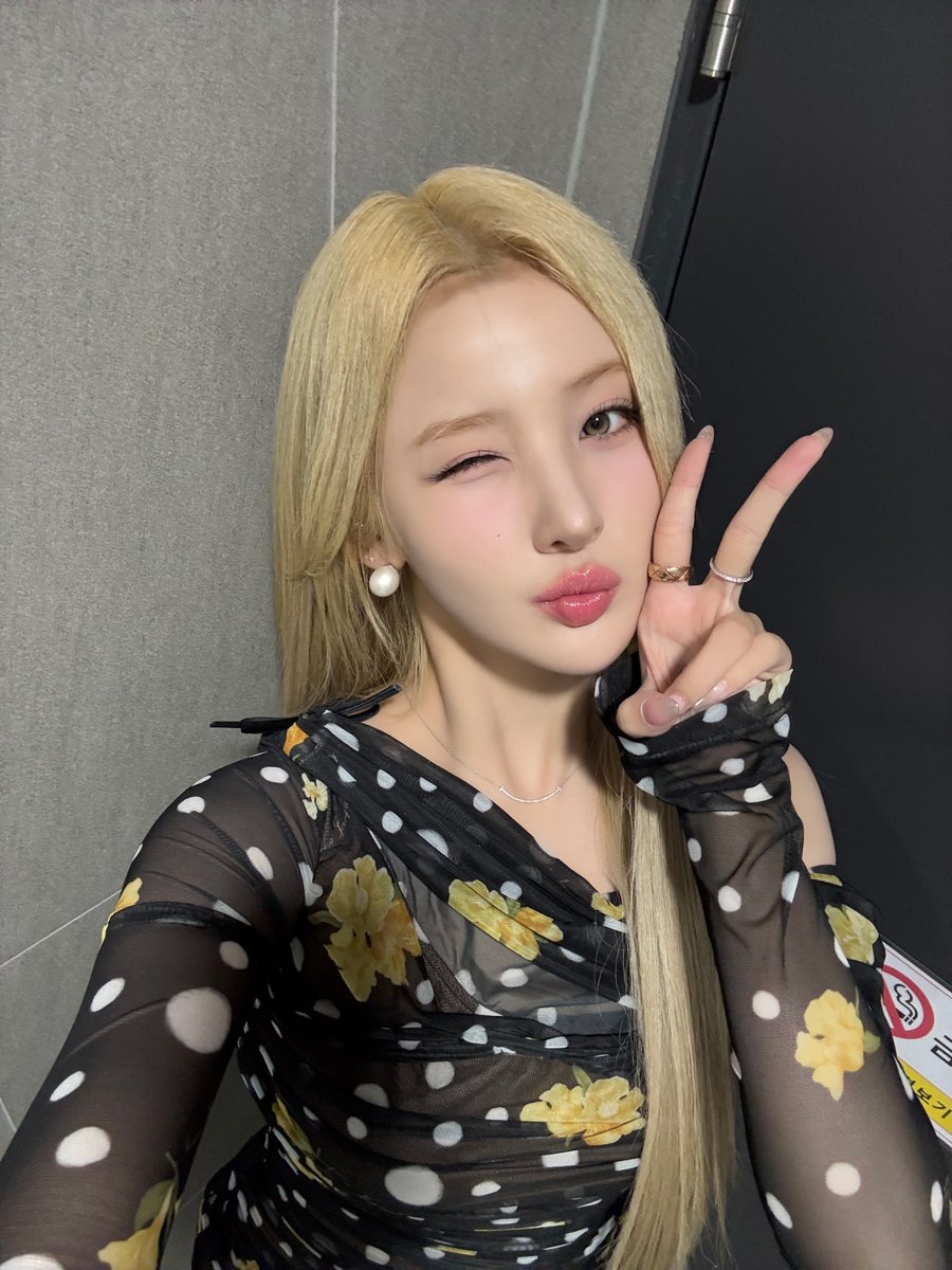 A moment captured by KISS OF LIFE's fan