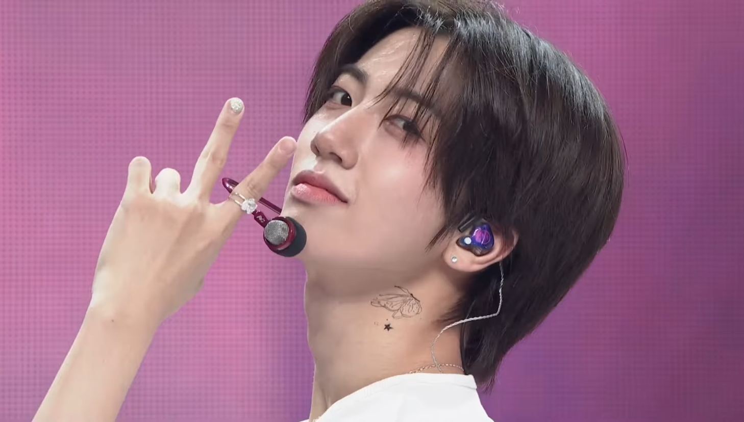 Recent activity shot of Wonjin (CRAVITY)