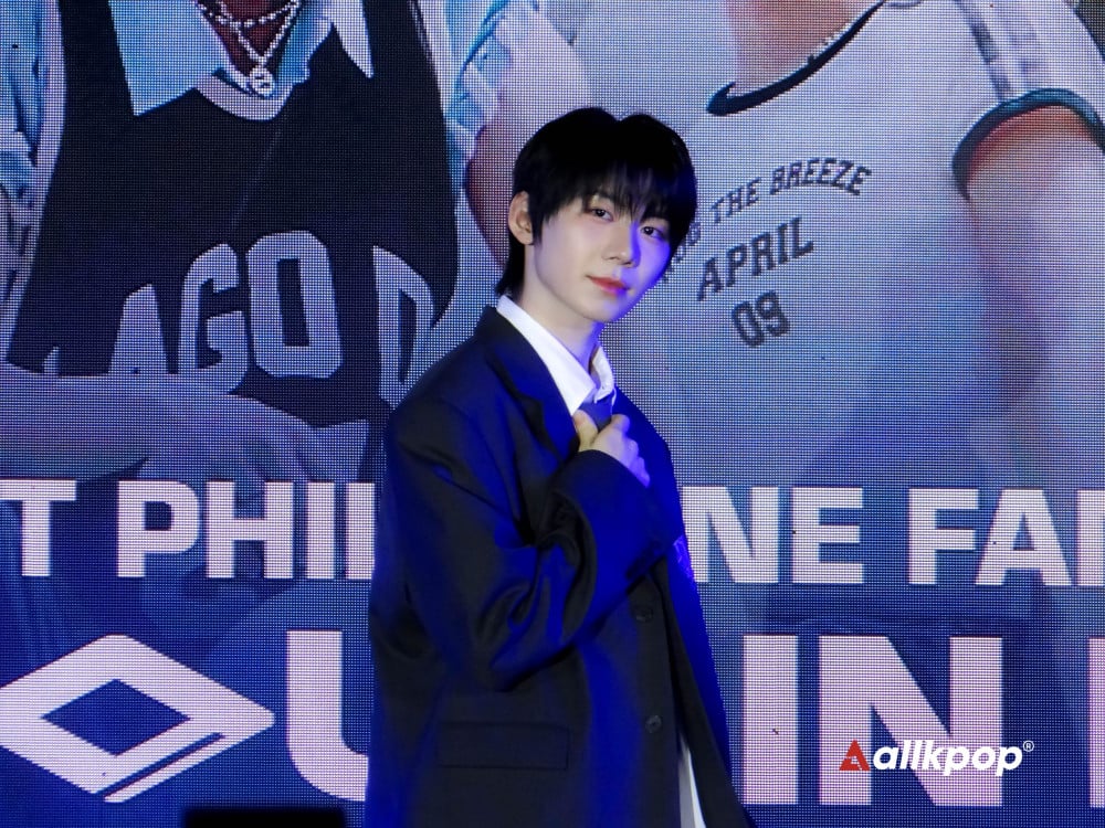 A moment captured by Park Han (AHOF)'s fan