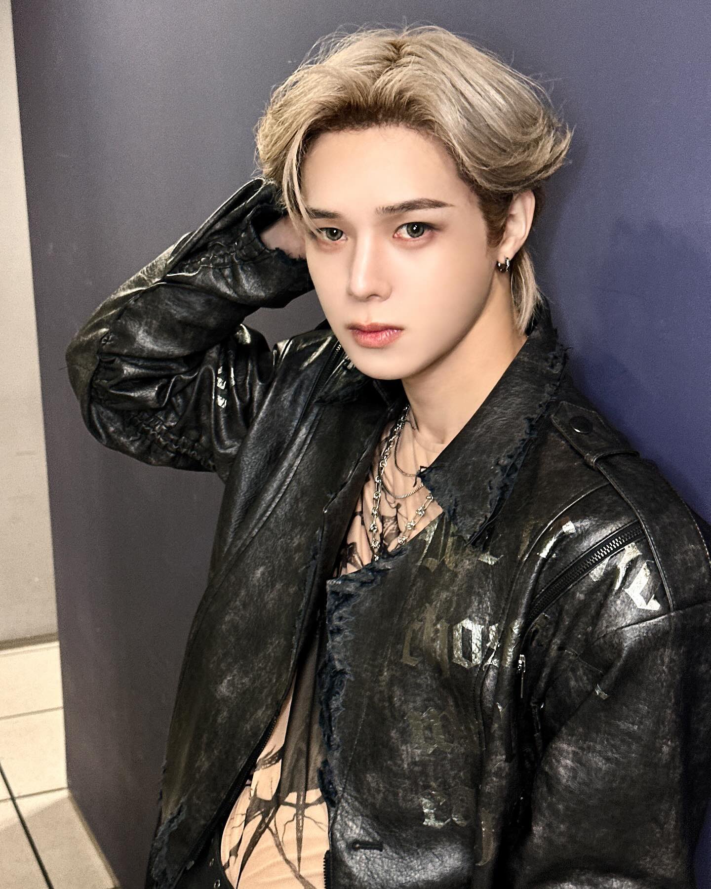 Behind-the-scenes cut of K (&TEAM)