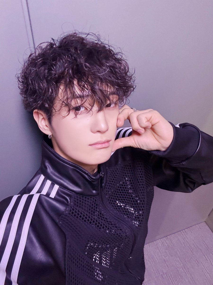 A moment captured by Xikers's fan