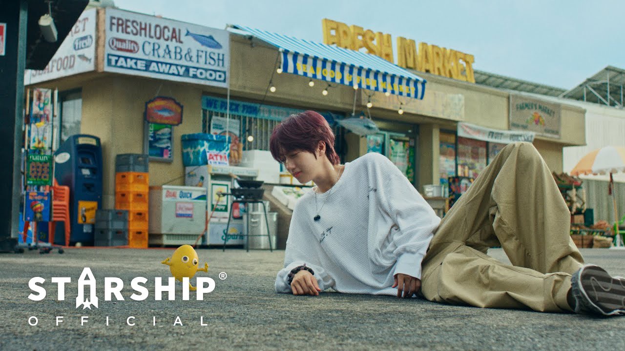 A moment captured by CRAVITY's fan