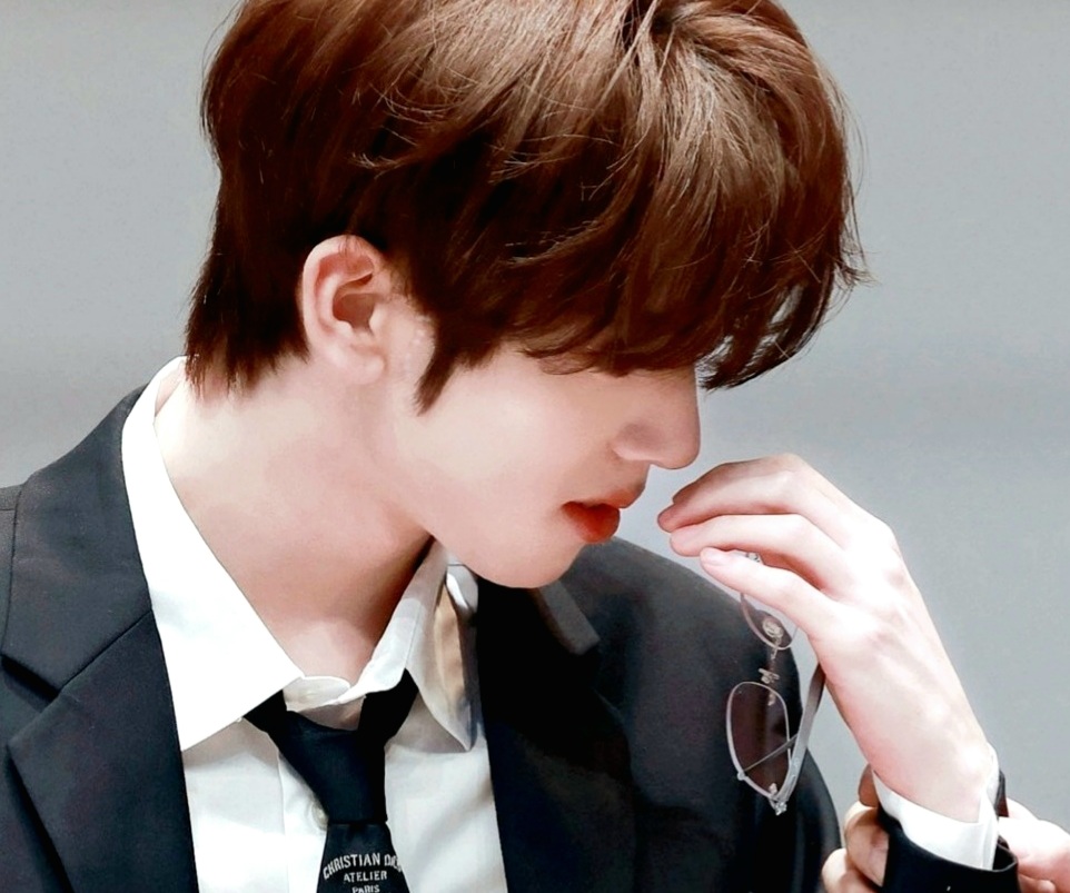 Behind-the-scenes cut of Han Yujin (ZEROBASEONE)