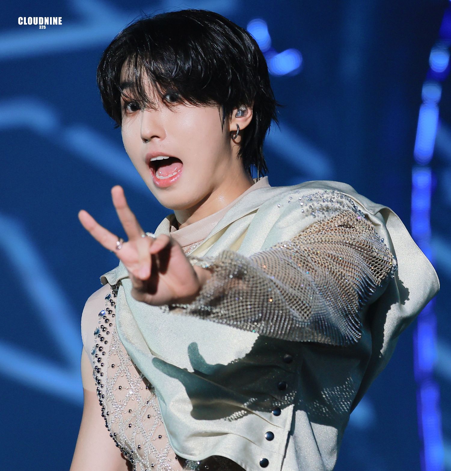 Behind-the-scenes cut of HAN (Stray Kids)