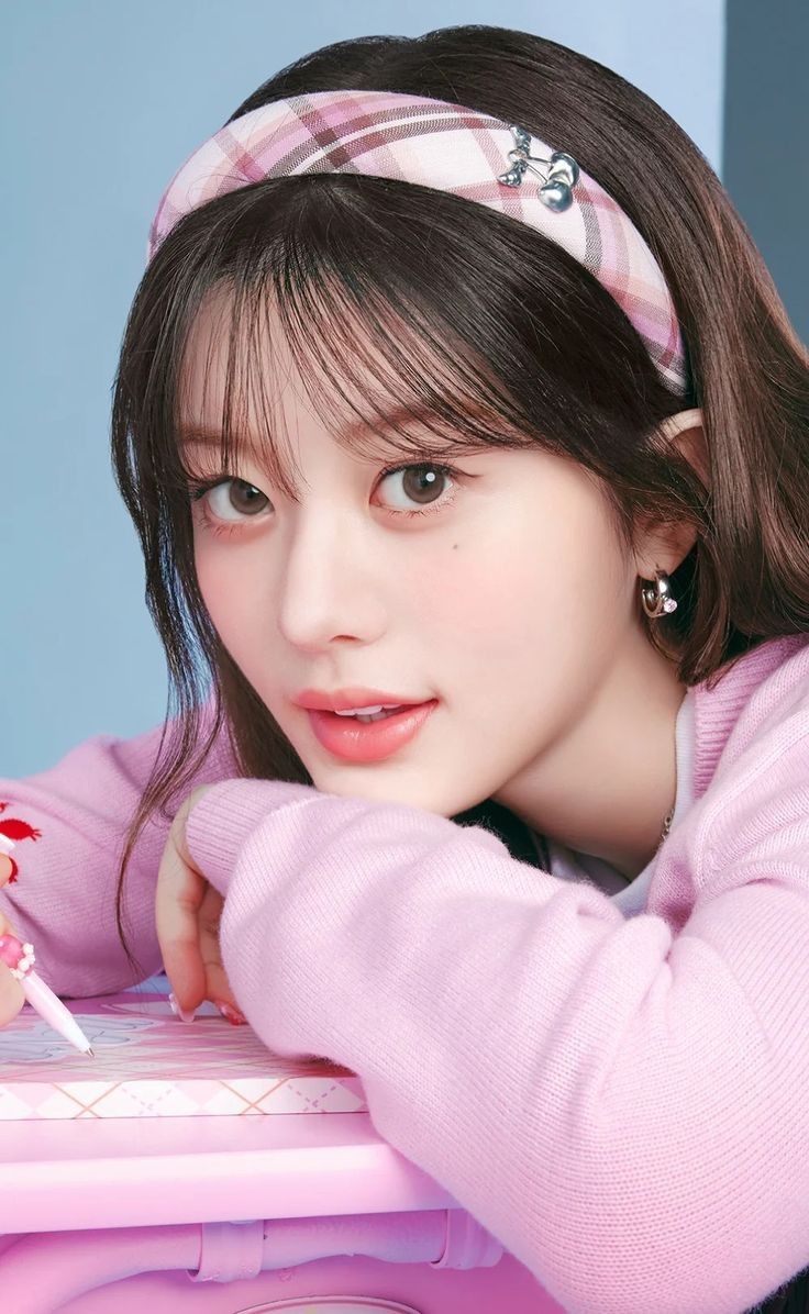 Latest photo of Minju (ILLIT)