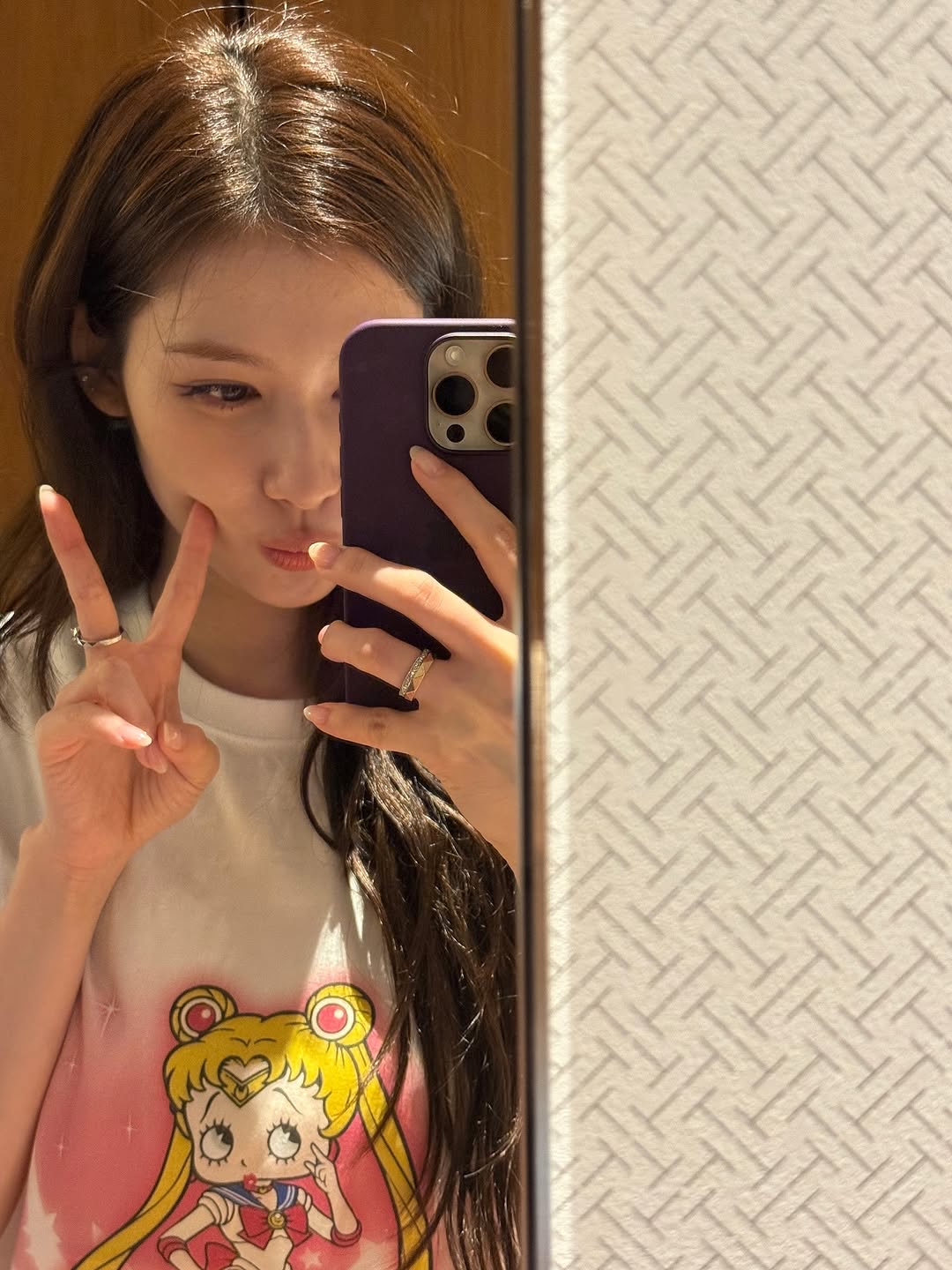 Potret di balik layar Sana (TWICE)