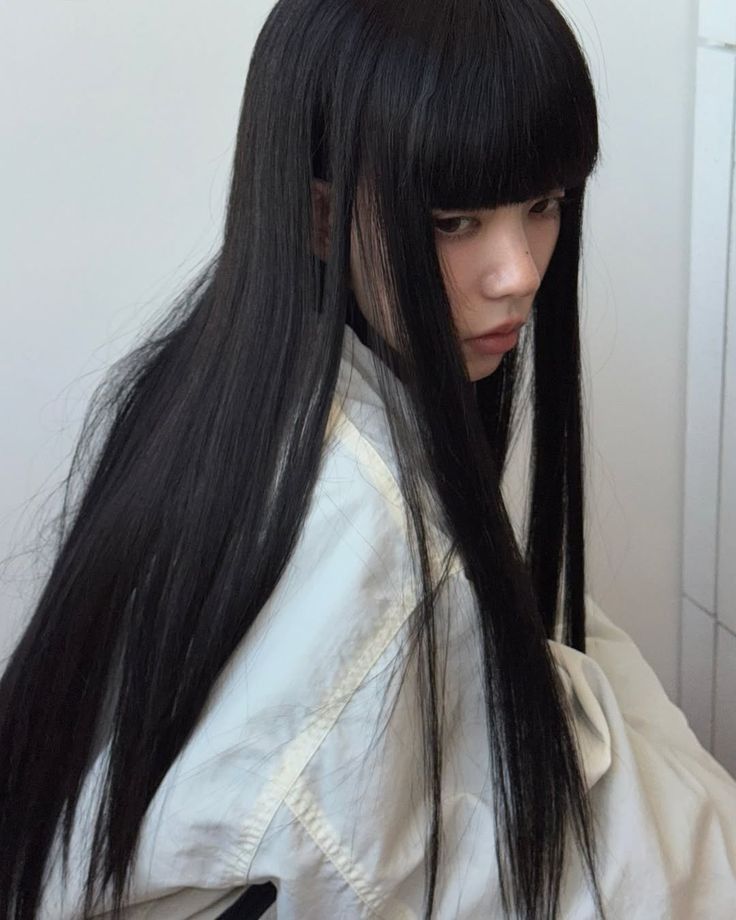 Behind-the-scenes cut of Moka (ILLIT)