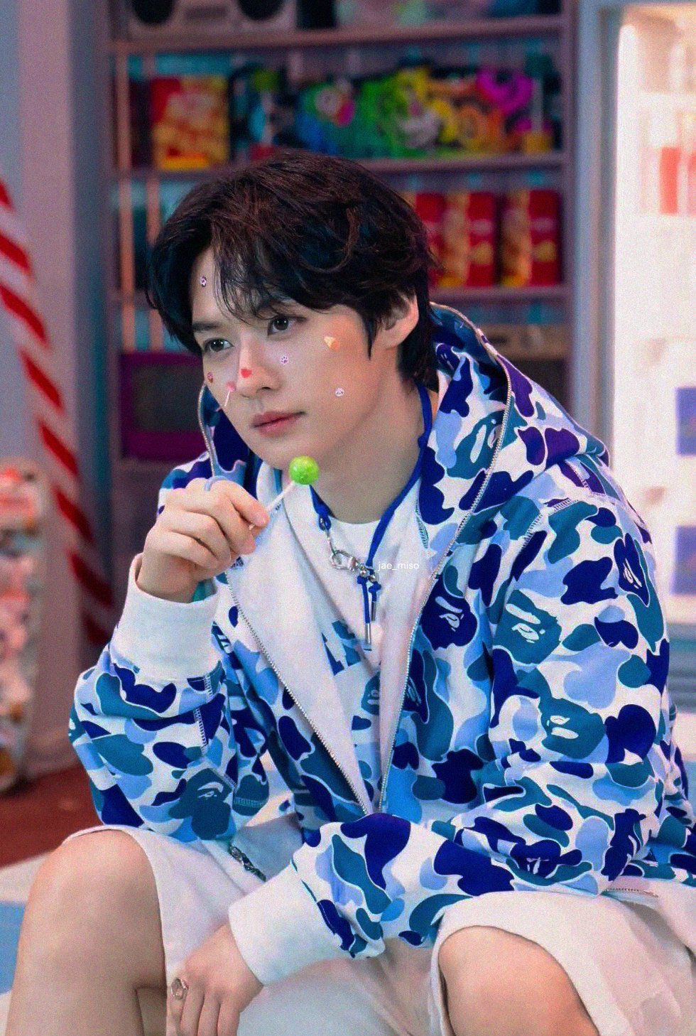 Behind-the-scenes cut of Lee Know (Stray Kids)