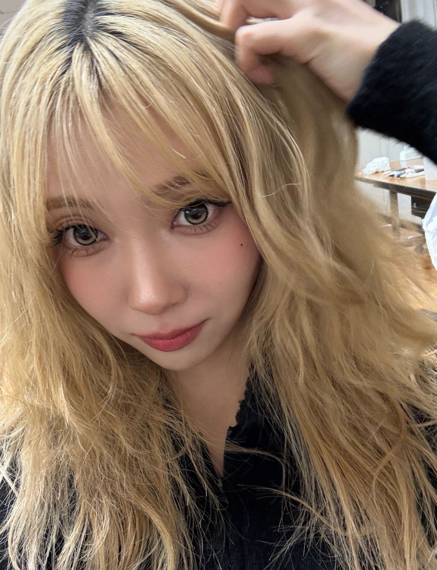 Latest photo of Mayuka (NiziU)