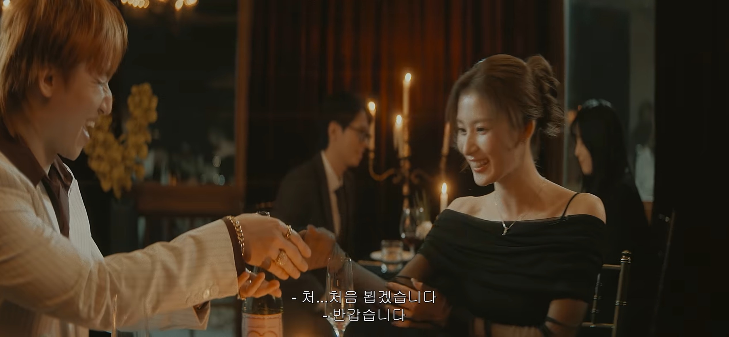 사나 (TWICE)의 최신 사진