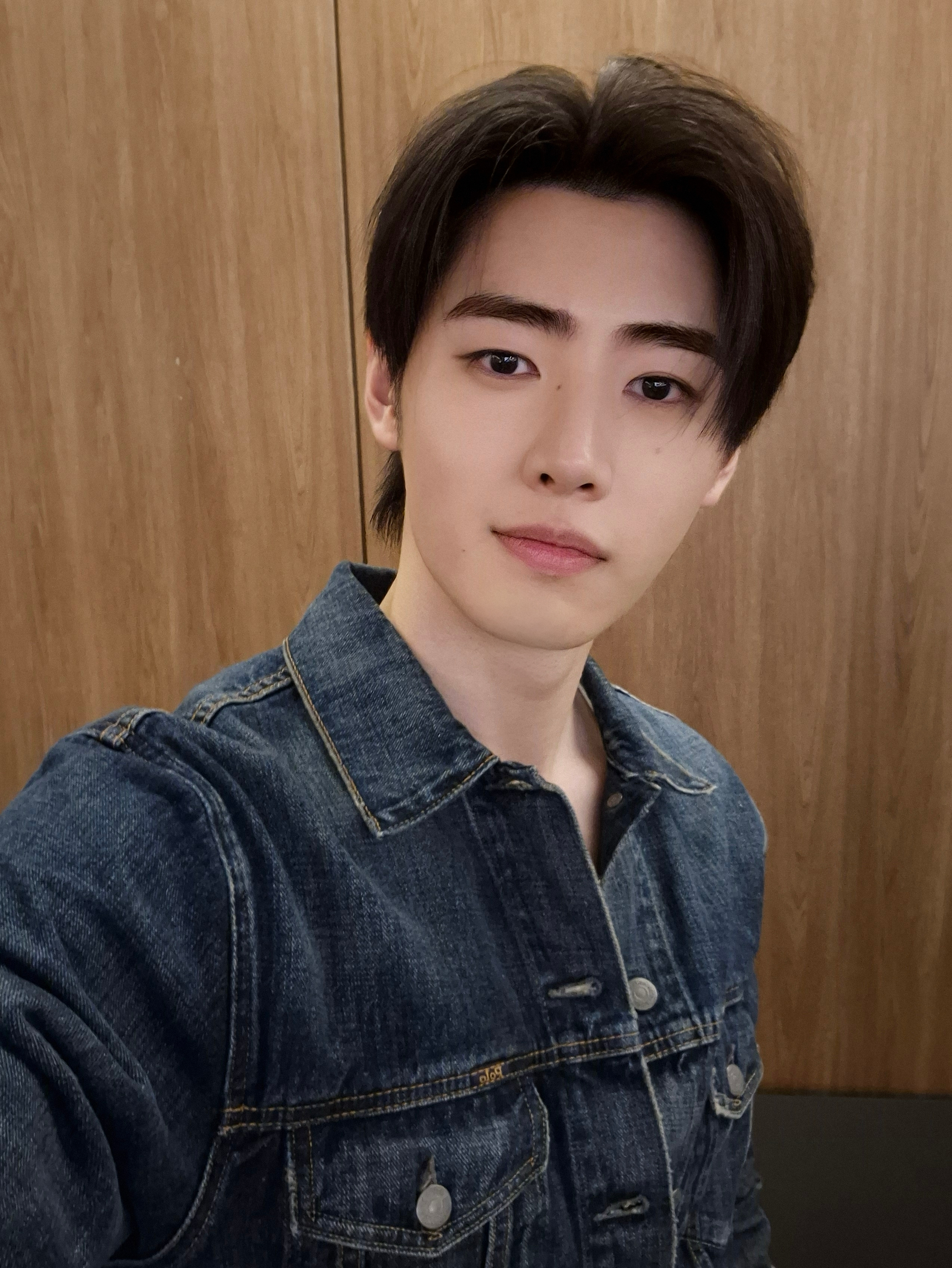 Latest photo of Sunghoon (ENHYPEN)