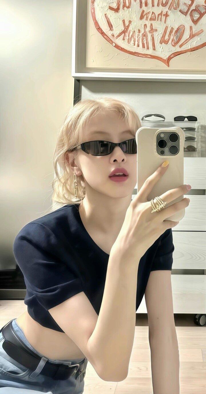The most beloved wallpaper among ROSÉ (BLACKPINK)'s fans
