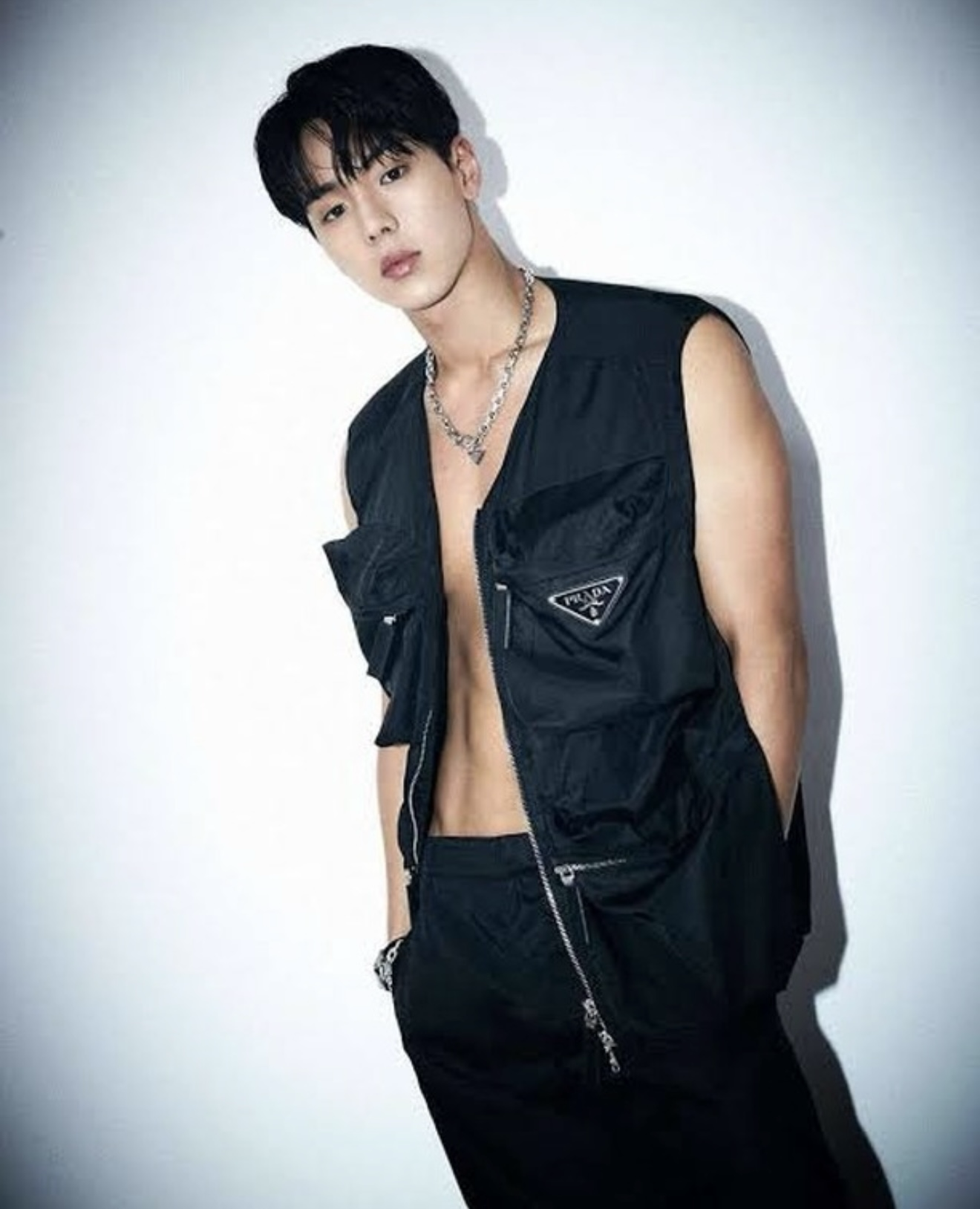 Behind-the-scenes cut of Shownu (MONSTA X)