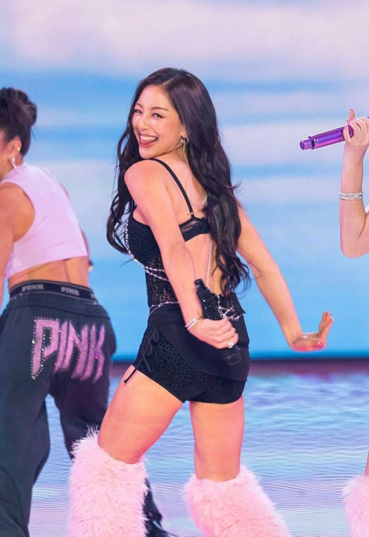 志效 (TWICE)的最新照片