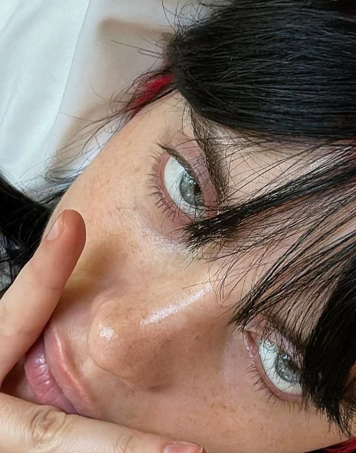 Behind-the-scenes cut of Billie Eillish