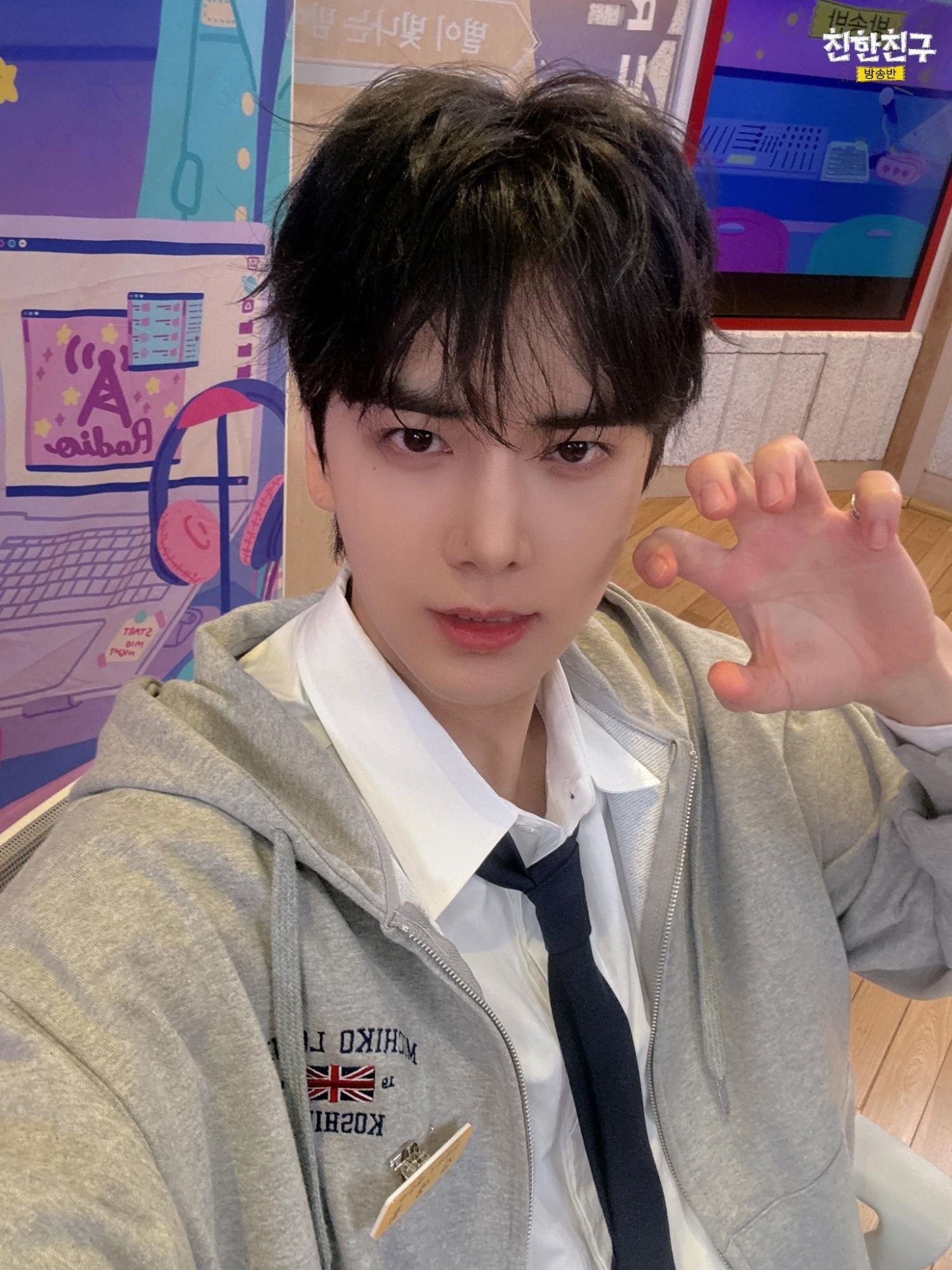 ヨンフン (THE BOYZ)の舞台裏ショット