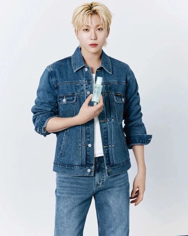 Recent activity shot of Seungkwan (SEVENTEEN)