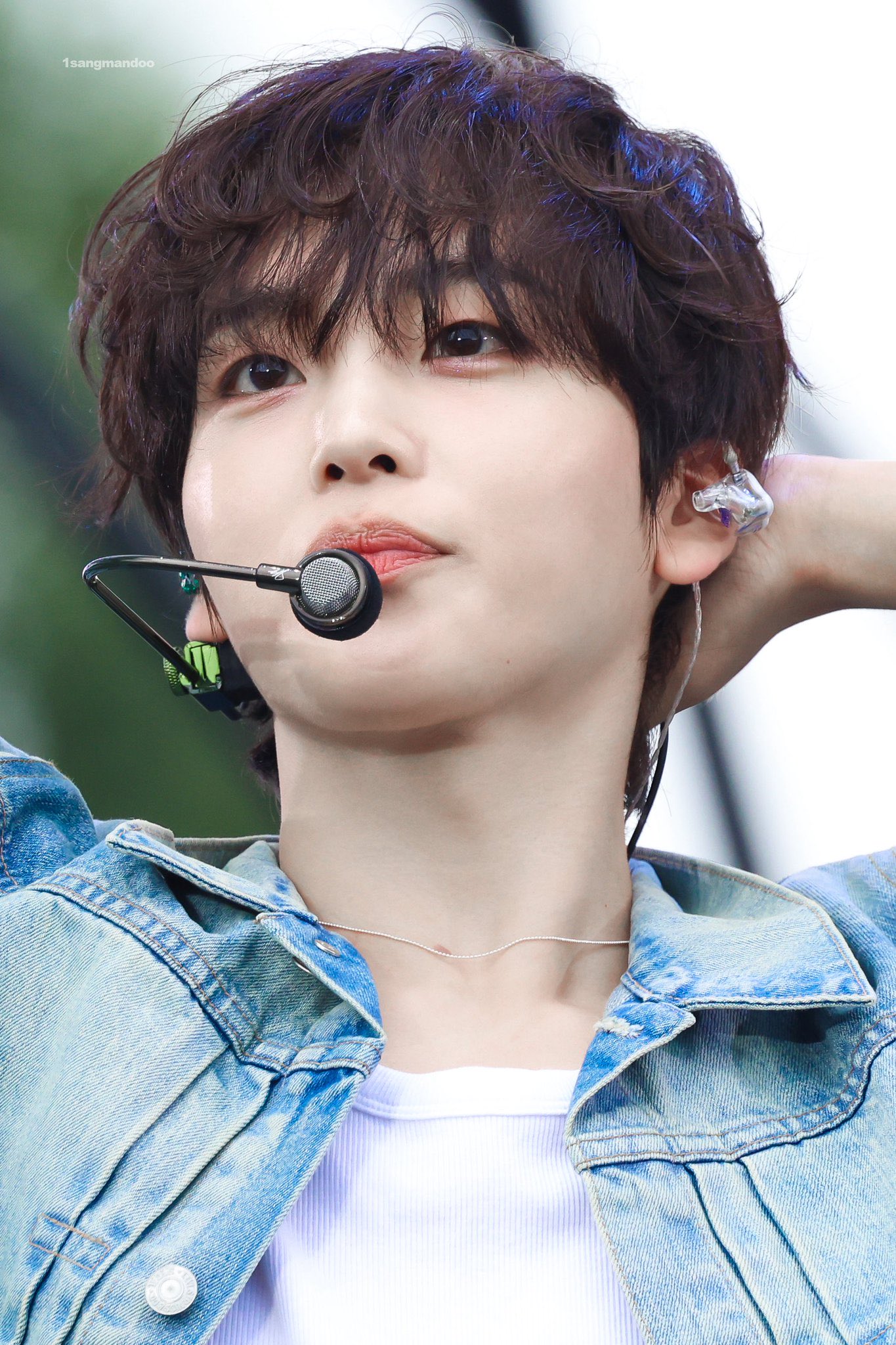 Behind-the-scenes cut of Hyeongjun (CRAVITY)