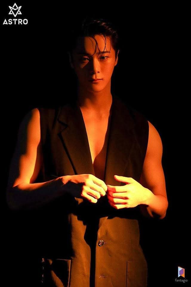 Latest photo of Moonbin (ASTRO)