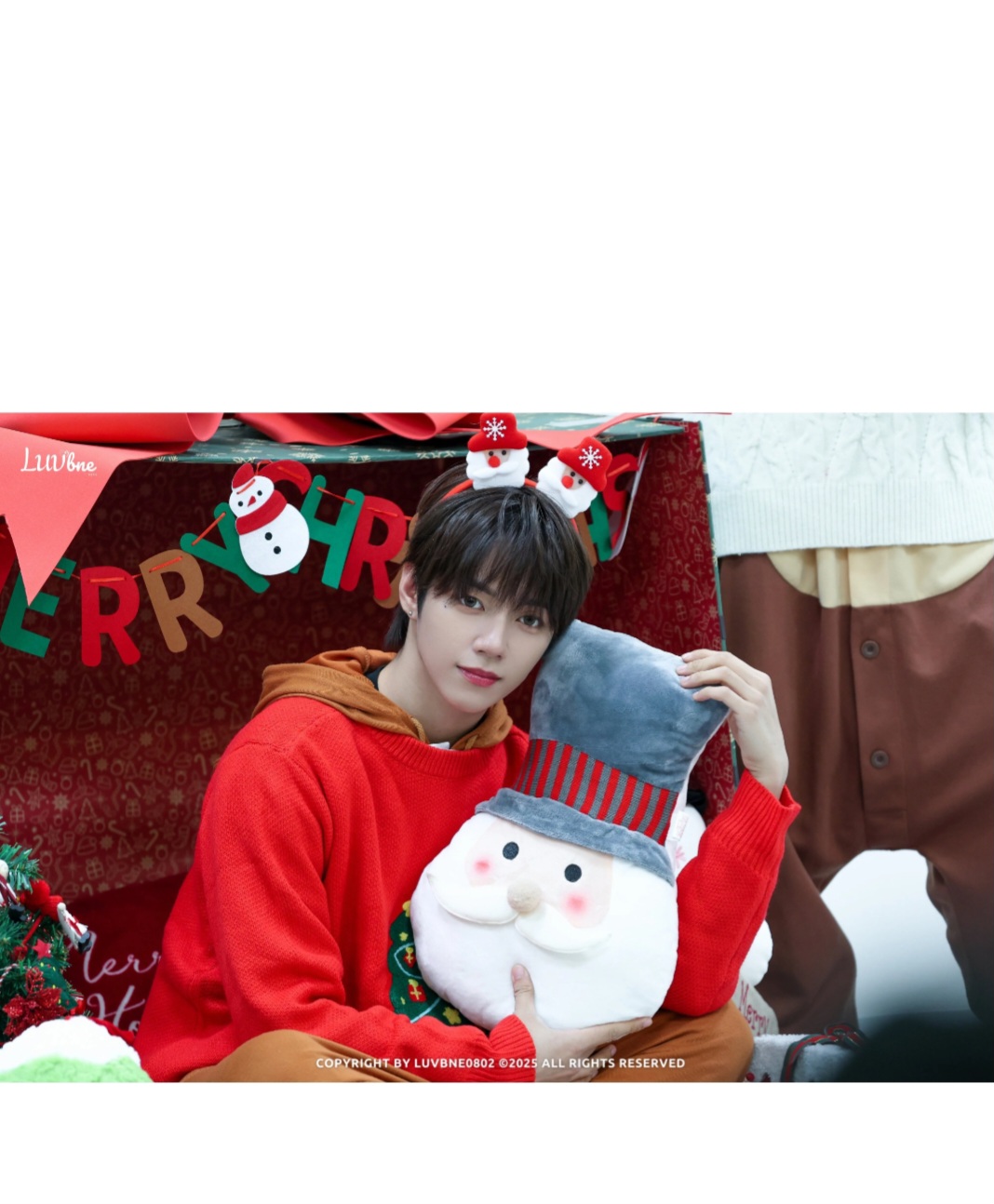 A moment captured by JL (AHOF)'s fan