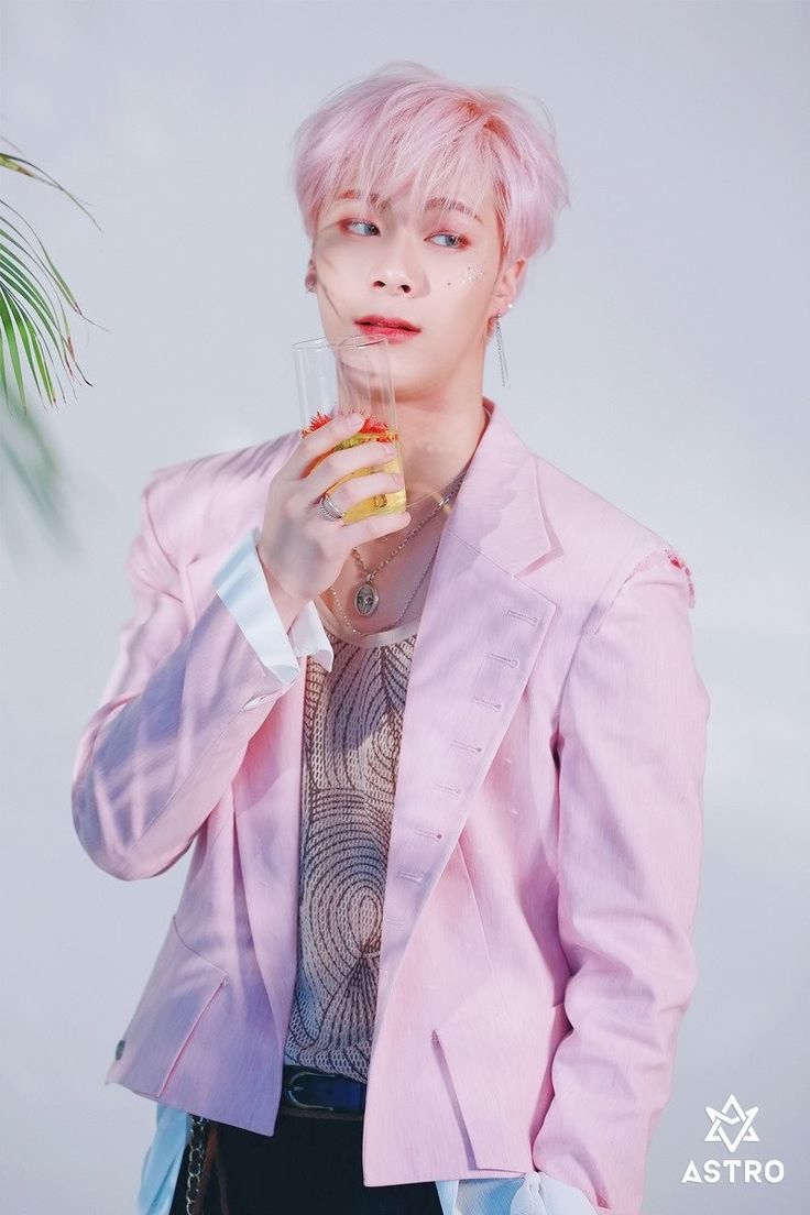 Latest photo of Moonbin (ASTRO)