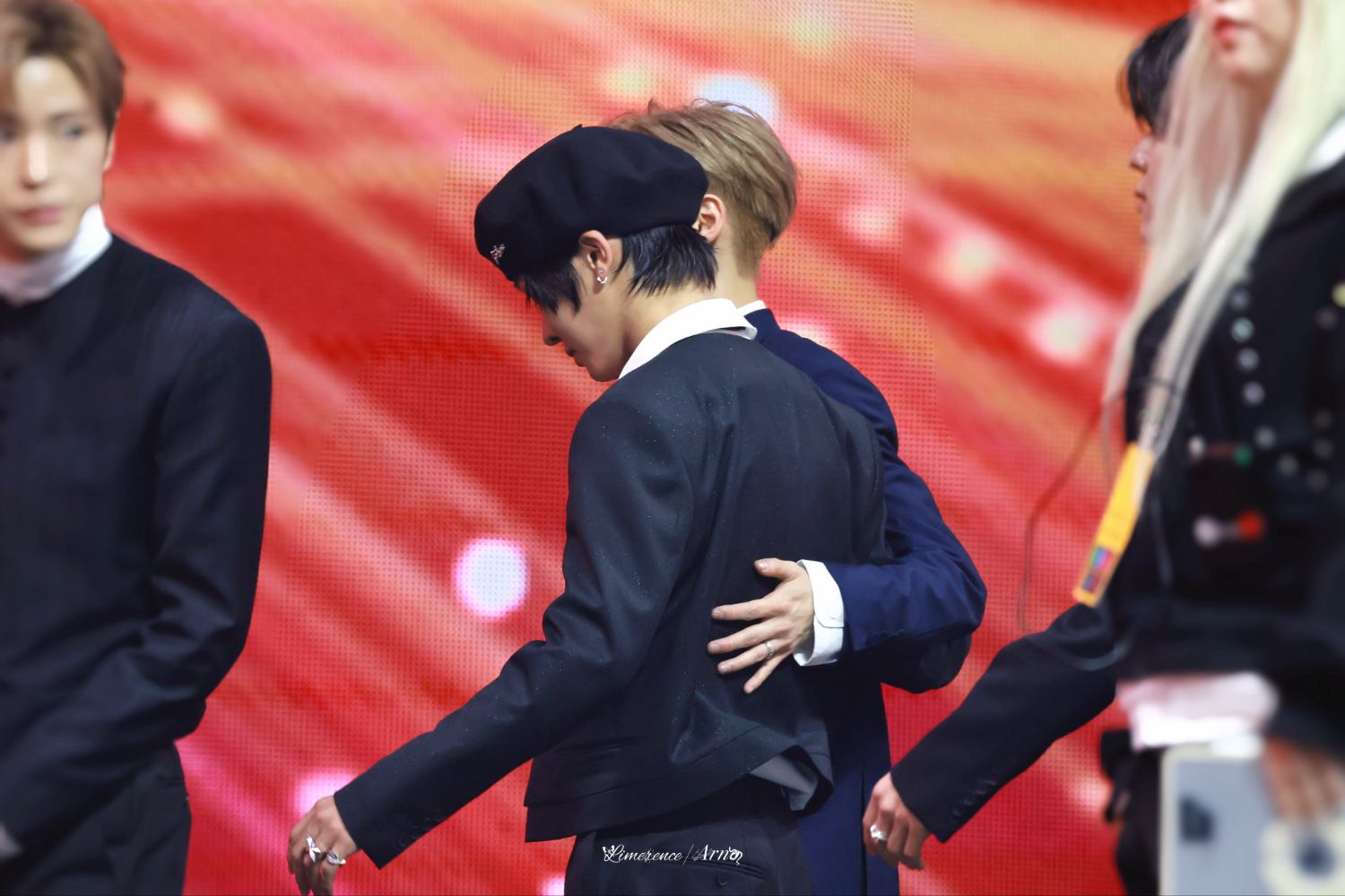 Hot post catching attention from 자유게시판's fandom