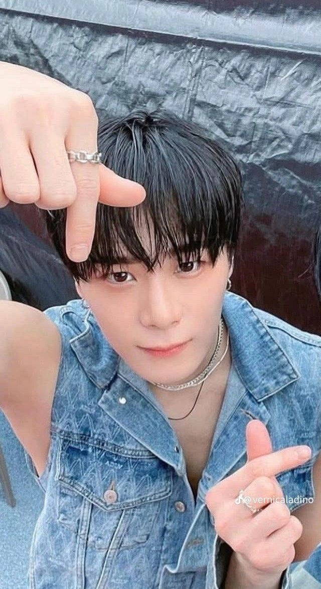 Latest photo of Moonbin (ASTRO)