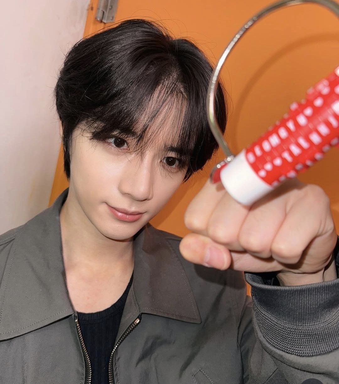 A moment captured by Beomgyu (TOMORROW X TOGETHER)'s fan