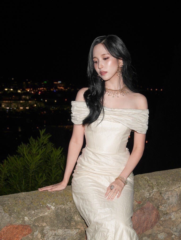 Recent activity shot of Mina (TWICE)